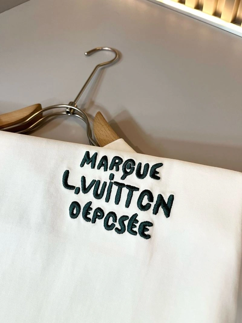 Fashionable Louis Vuitton T-Shirts 134549