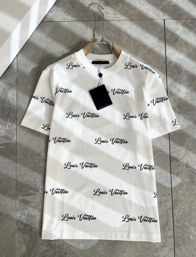 Vibrant Louis Vuitton T-Shirts 134546