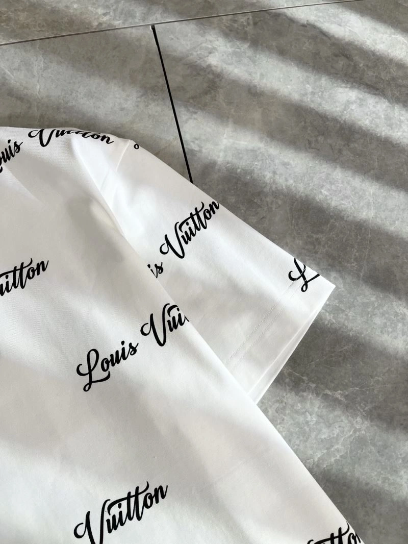 Vibrant Louis Vuitton T-Shirts 134546