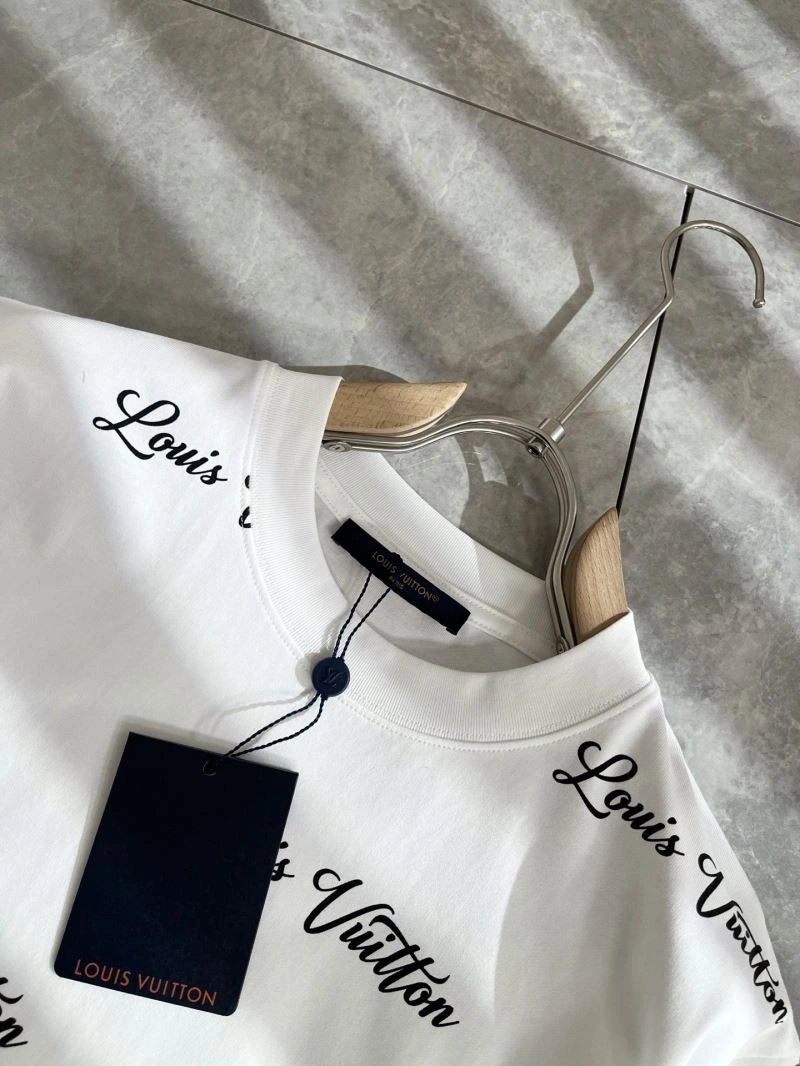 Vibrant Louis Vuitton T-Shirts 134546