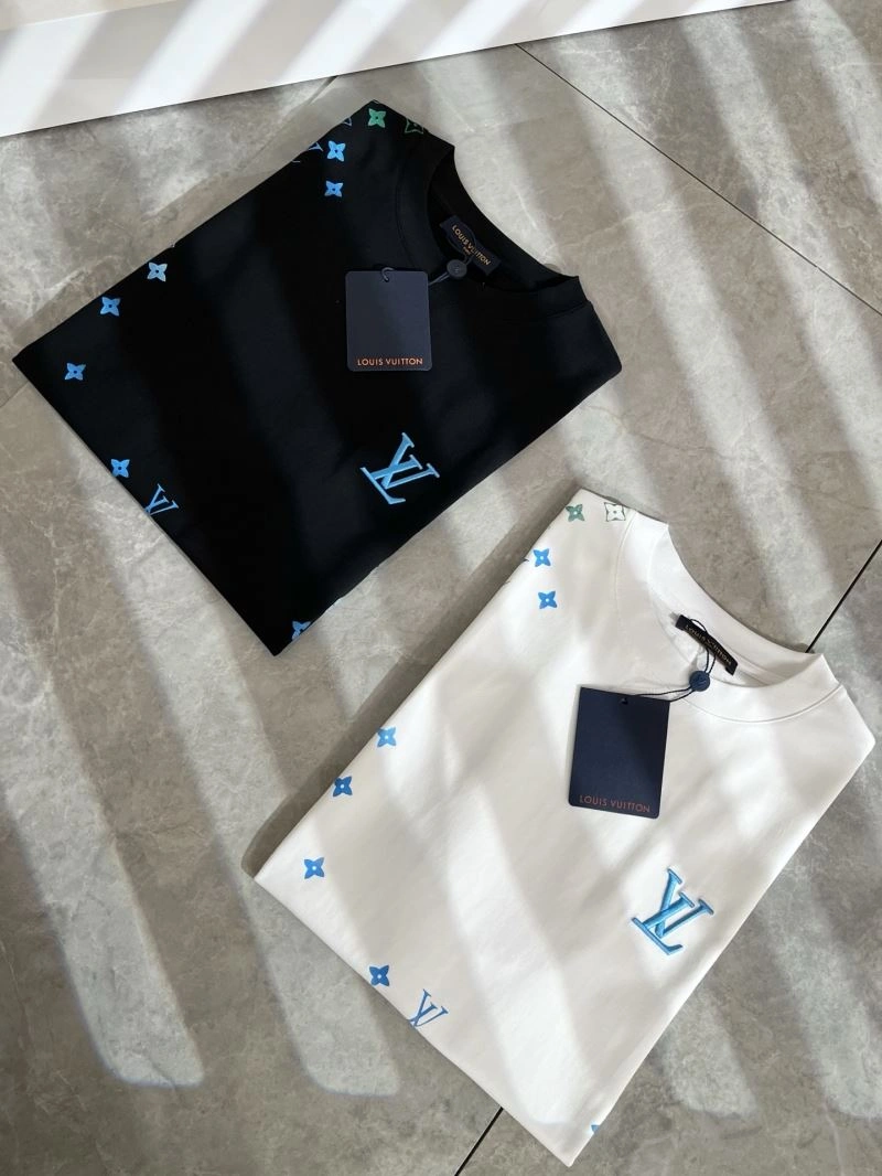 Tailored Louis Vuitton T-Shirts 134544