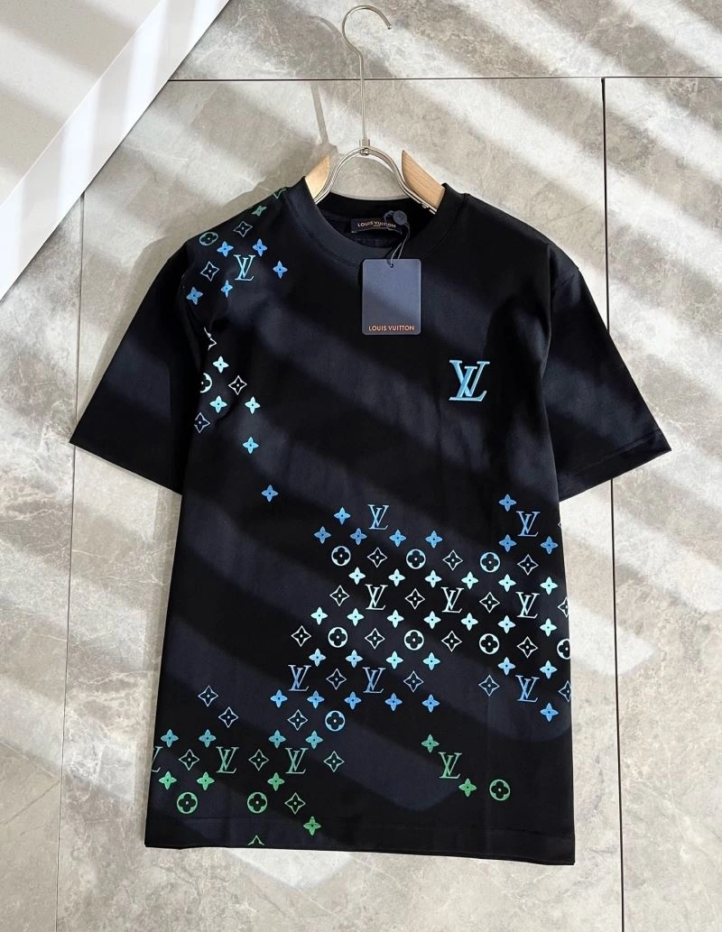 Tailored Louis Vuitton T-Shirts 134544
