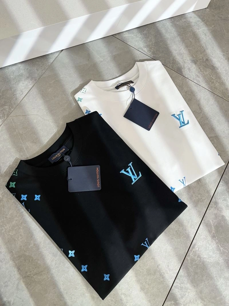 Tailored Louis Vuitton T-Shirts 134544