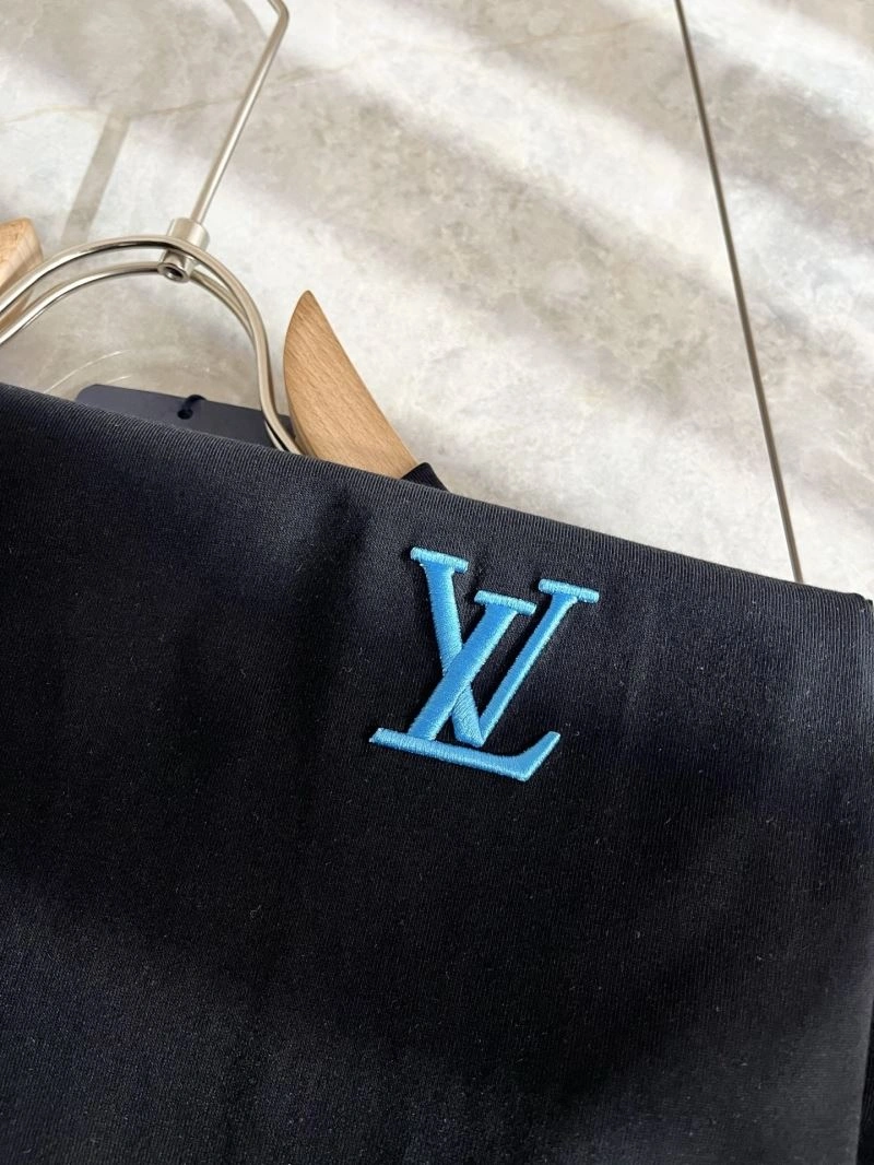 Tailored Louis Vuitton T-Shirts 134544
