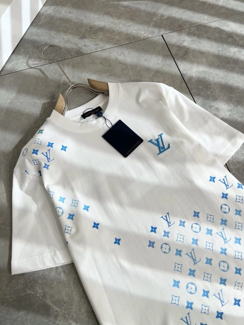 Louis Vuitton T-Shirts Youthful 134542