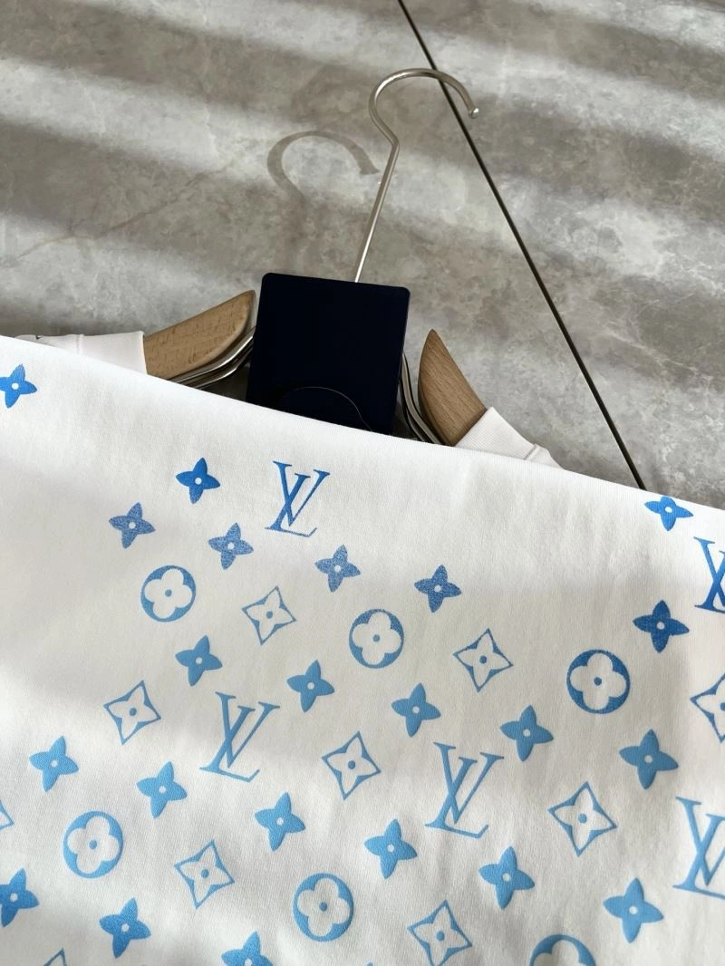 Louis Vuitton T-Shirts Youthful 134542