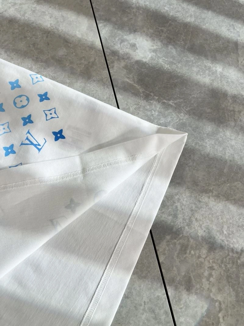 Louis Vuitton T-Shirts Youthful 134542