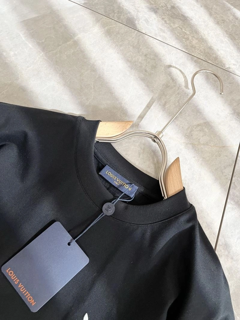 Louis Vuitton T-Shirts Lightweight 134529