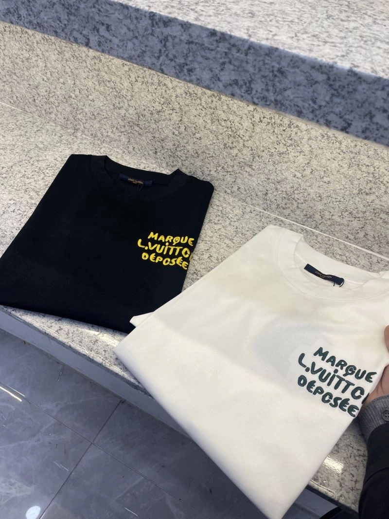 Louis Vuitton T-Shirts Unisex 134531