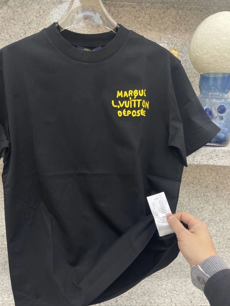 Louis Vuitton T-Shirts Unisex 134531