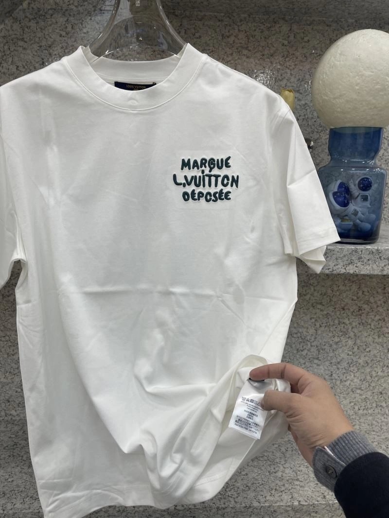 Louis Vuitton T-Shirts Unisex 134531
