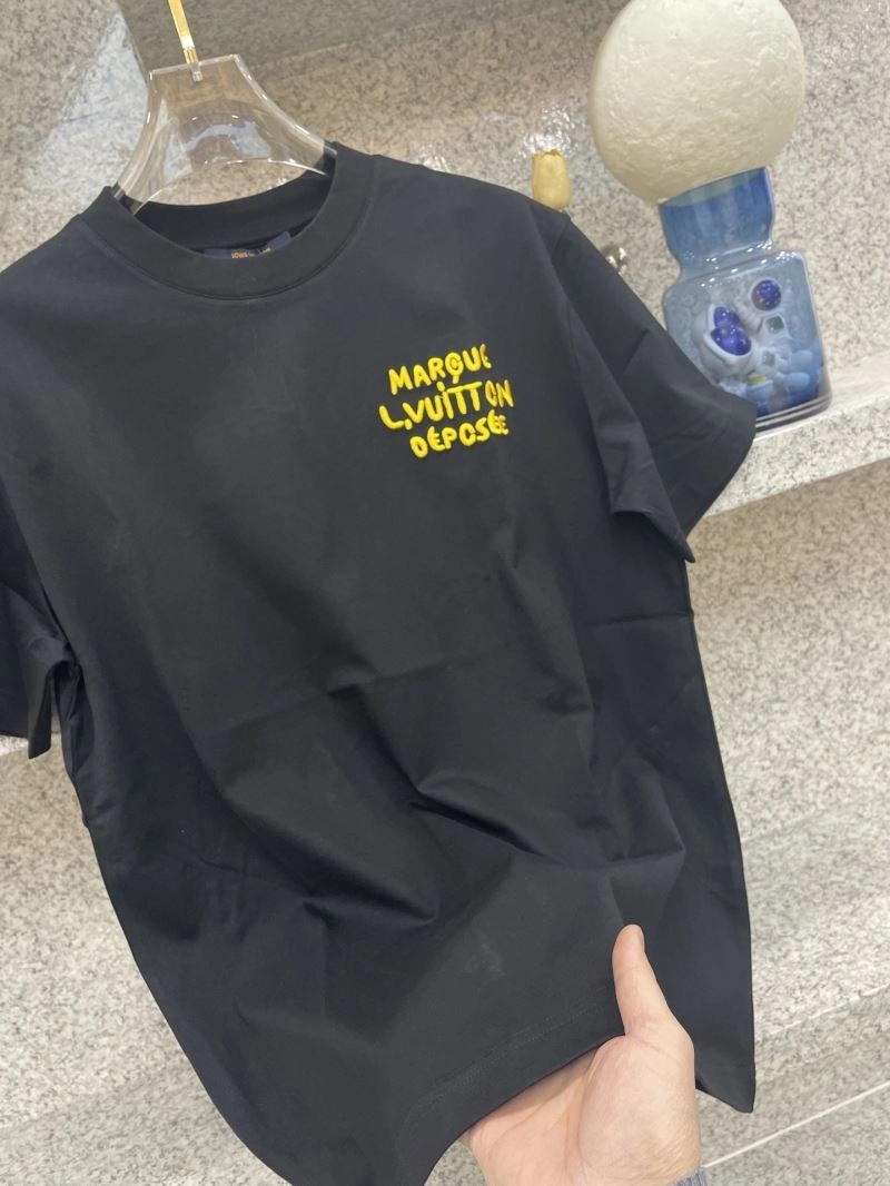Louis Vuitton T-Shirts Unisex 134531