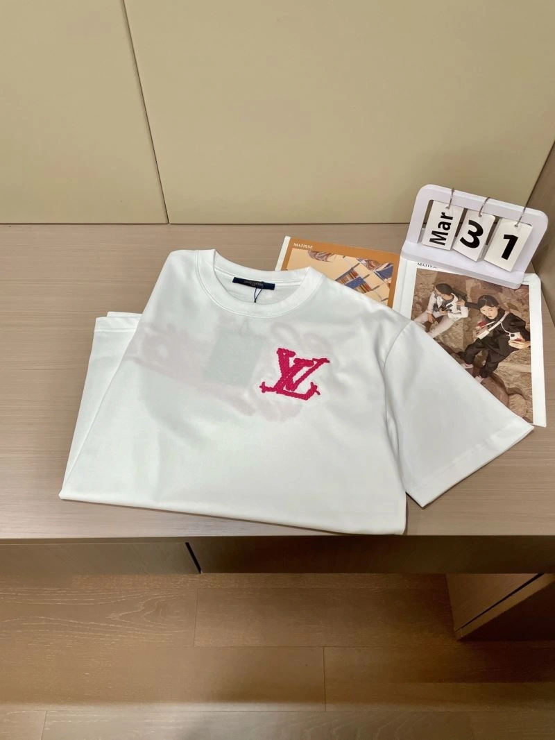 Louis Vuitton T-Shirts WeatherProof 134538