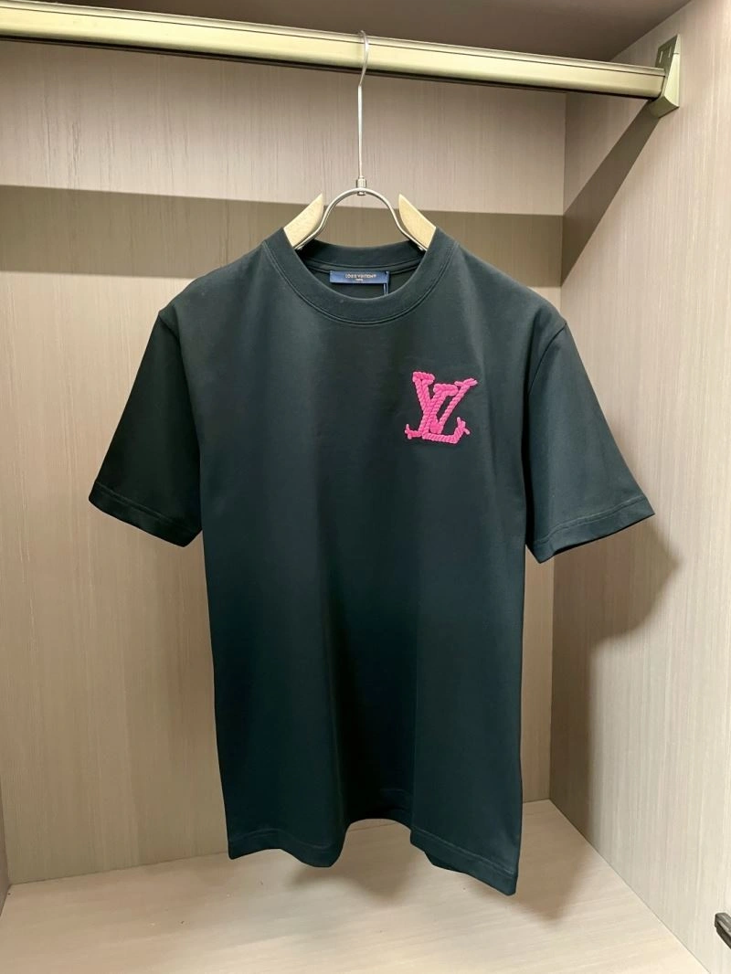 Louis Vuitton T-Shirts WeatherProof 134538