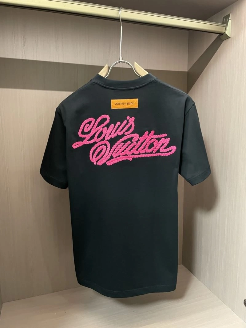 Louis Vuitton T-Shirts WeatherProof 134538