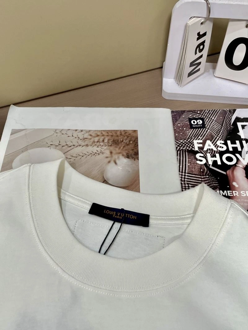Louis Vuitton T-Shirts Cozy 134528