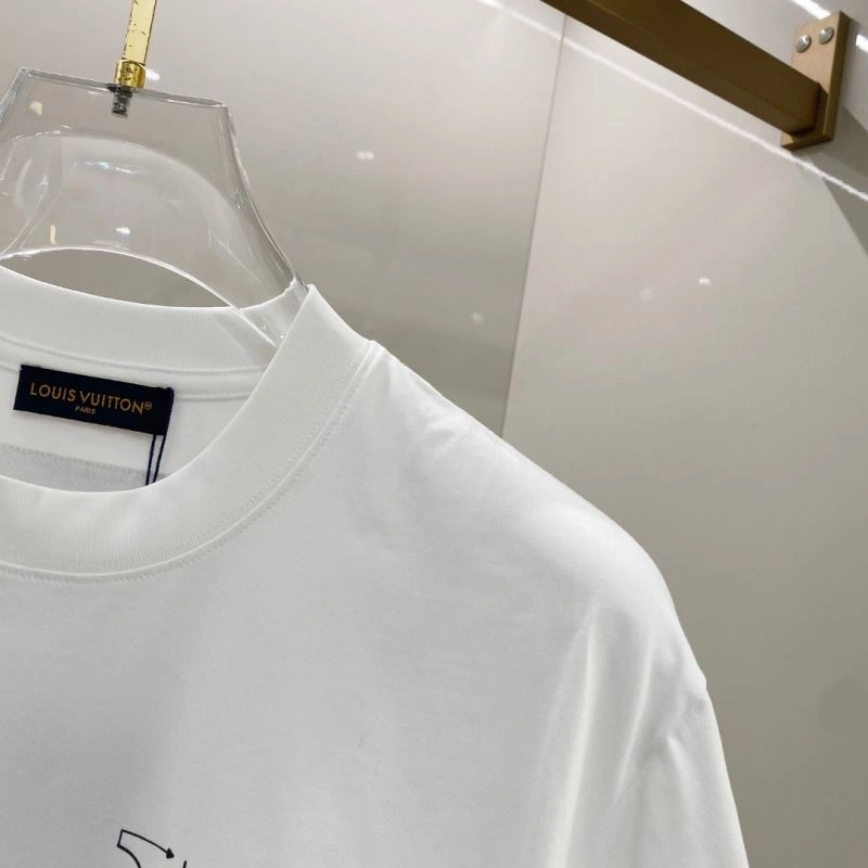 Minimalist Louis Vuitton T-Shirts 134522