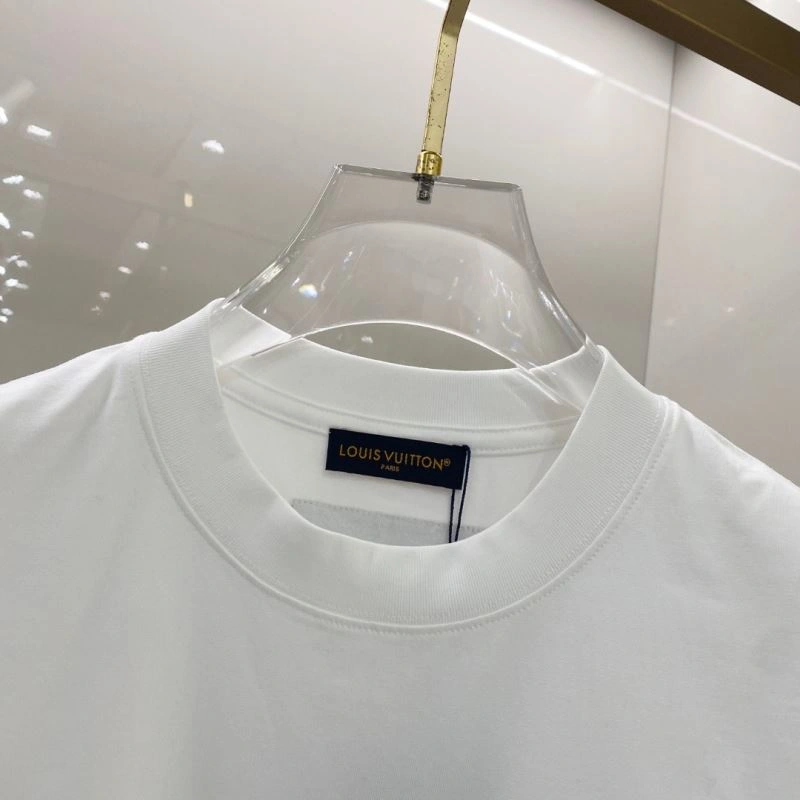 Minimalist Louis Vuitton T-Shirts 134522