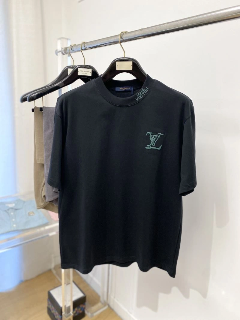 EyeCatching Louis Vuitton T-Shirts 134533