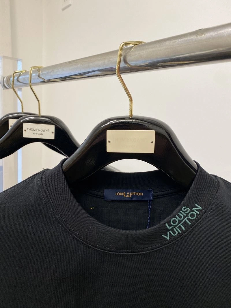 EyeCatching Louis Vuitton T-Shirts 134533