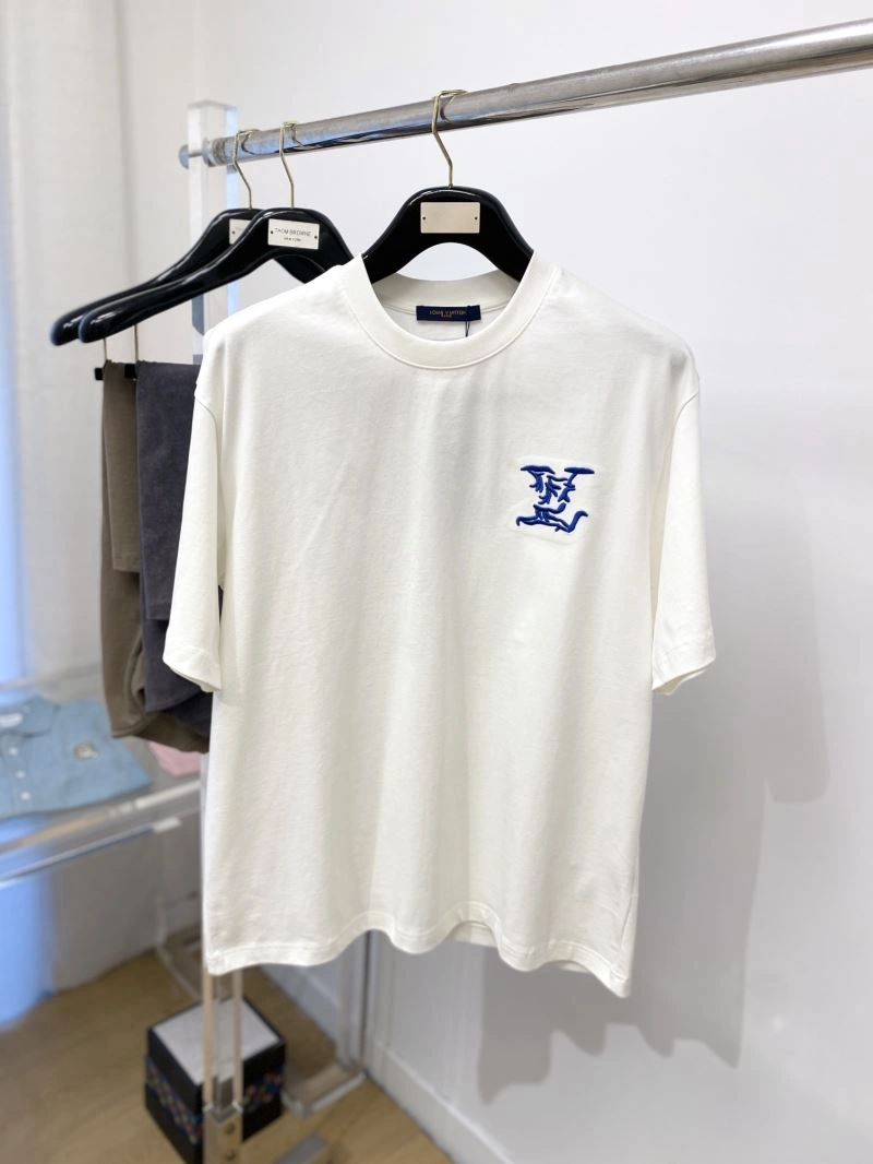 Sleek Louis Vuitton T-Shirts 134515