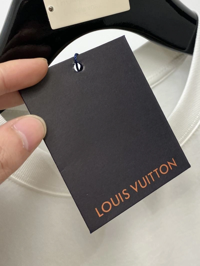 Sleek Louis Vuitton T-Shirts 134515