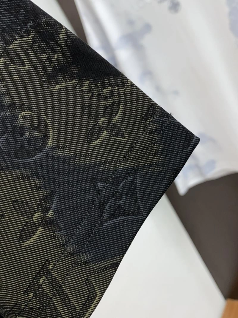 EyeCatching Louis Vuitton T-Shirts 134521