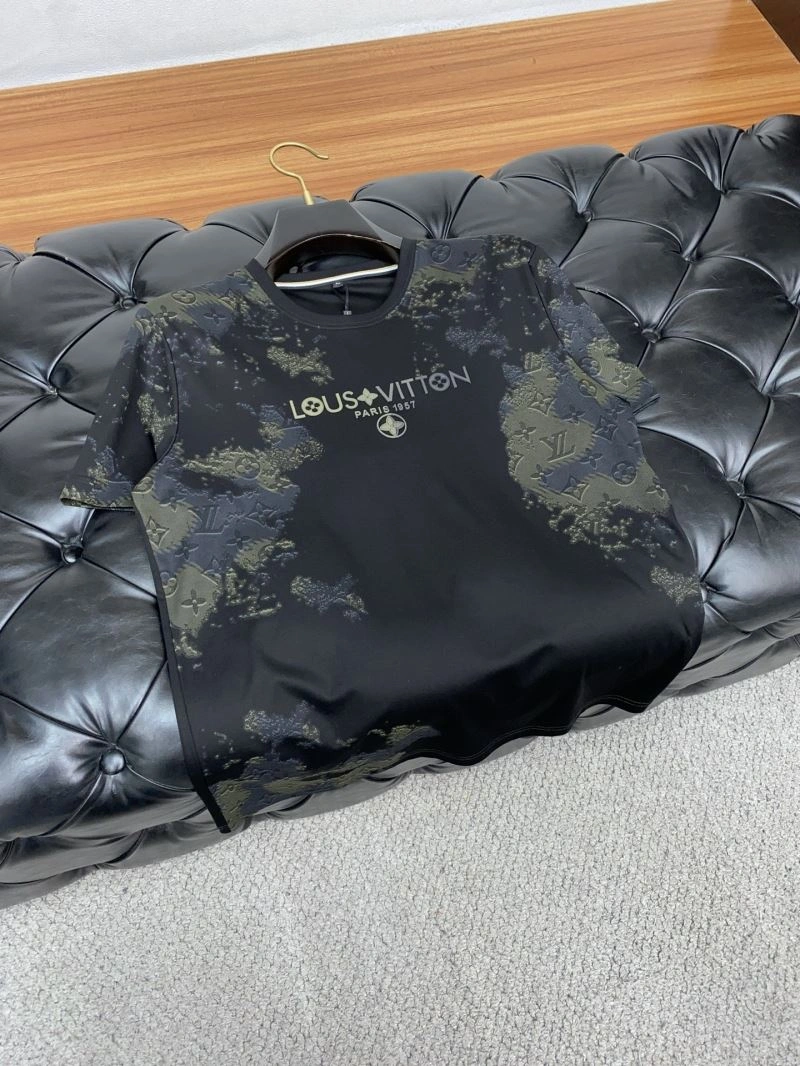 EyeCatching Louis Vuitton T-Shirts 134521