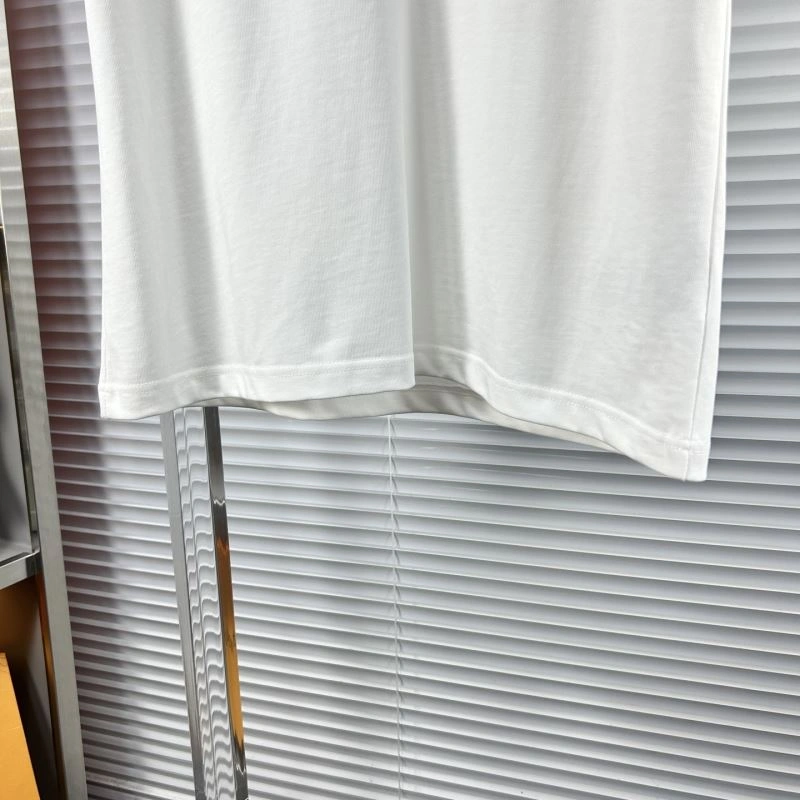 Contemporary Louis Vuitton T-Shirts 134535