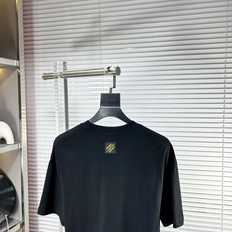 Louis Vuitton T-Shirts WrinkleFree 134523