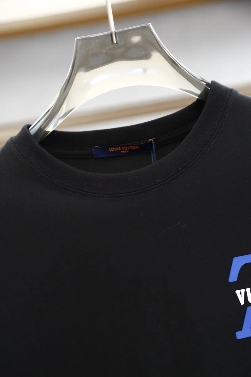 Louis Vuitton T-Shirts AllSeason 134505