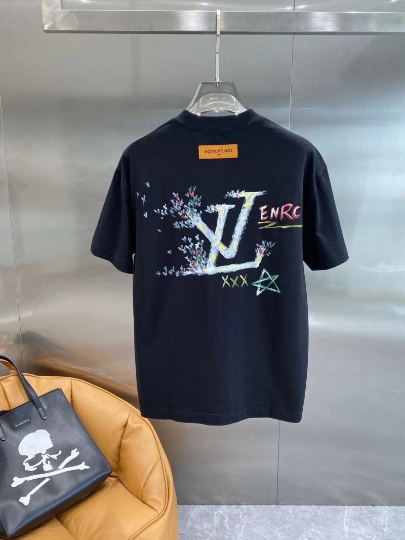 Louis Vuitton T-Shirts UrbanChic 134499