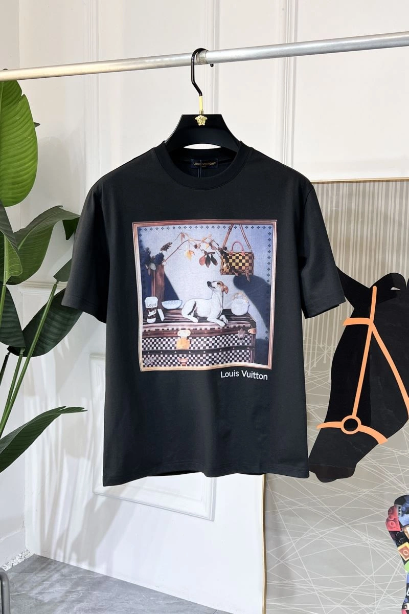 Stylish Louis Vuitton T-Shirts 134485