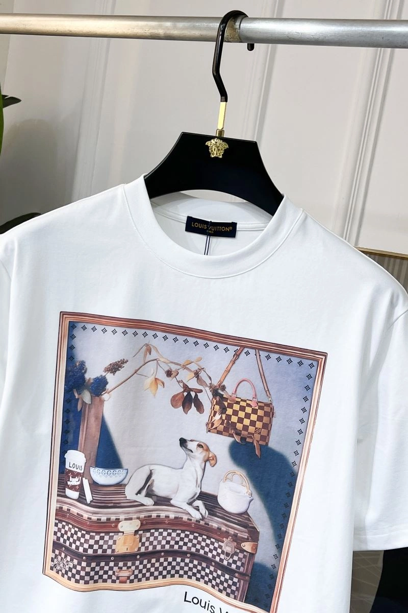 Stylish Louis Vuitton T-Shirts 134485