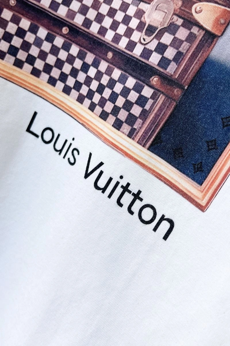 Stylish Louis Vuitton T-Shirts 134485