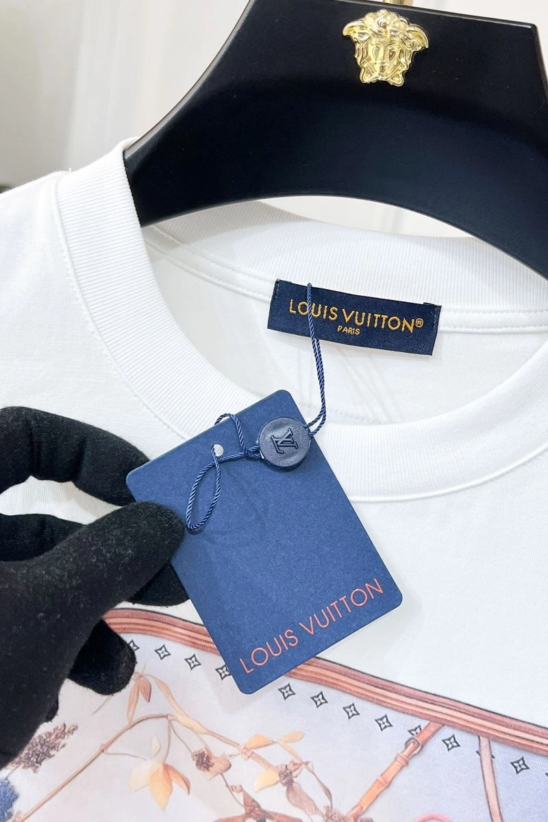 Stylish Louis Vuitton T-Shirts 134485