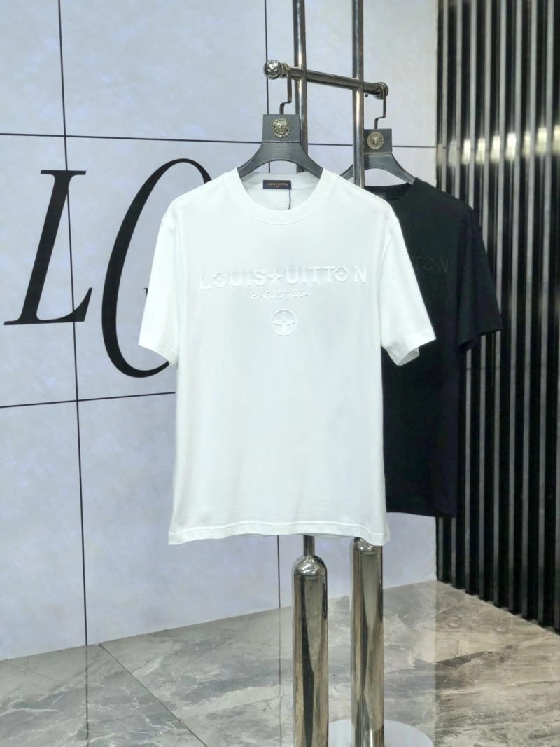 FashionForward Louis Vuitton T-Shirts 134490