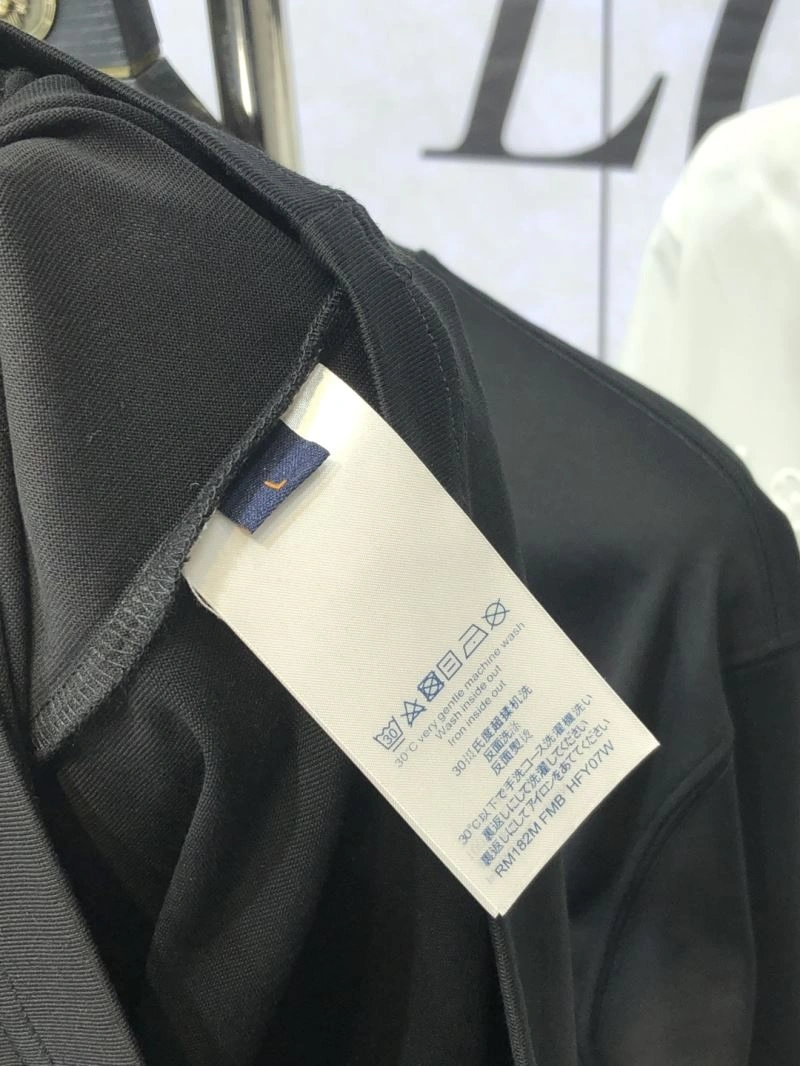 FashionForward Louis Vuitton T-Shirts 134490