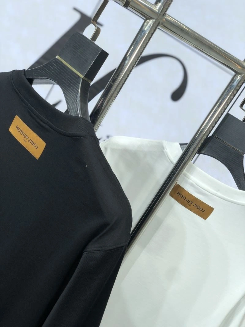 FashionForward Louis Vuitton T-Shirts 134490