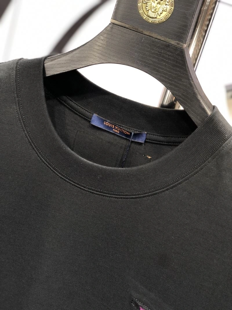 Louis Vuitton T-Shirts Versatile 134500