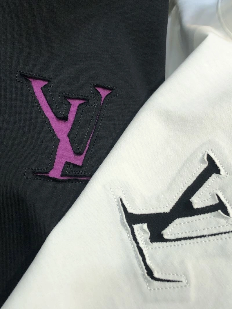 Louis Vuitton T-Shirts Versatile 134500