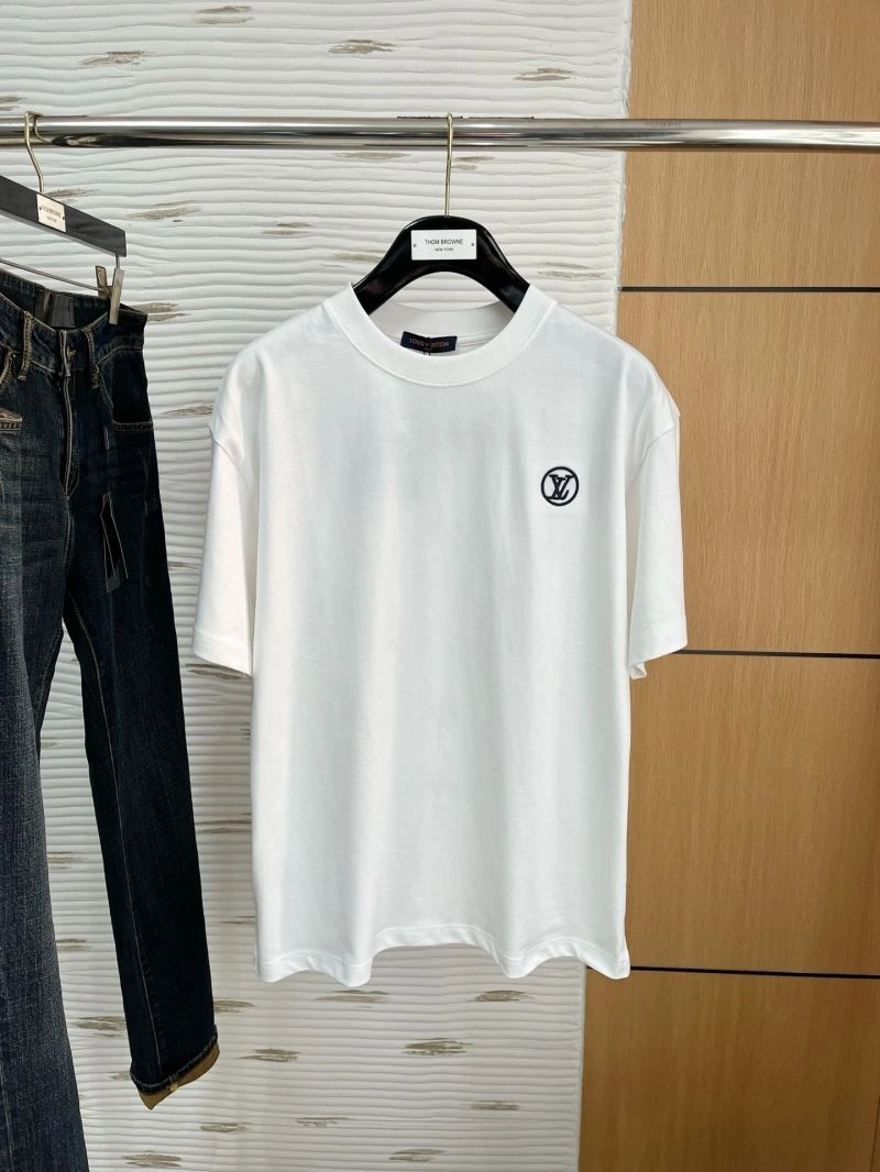 Louis Vuitton T-Shirts UrbanChic 134454