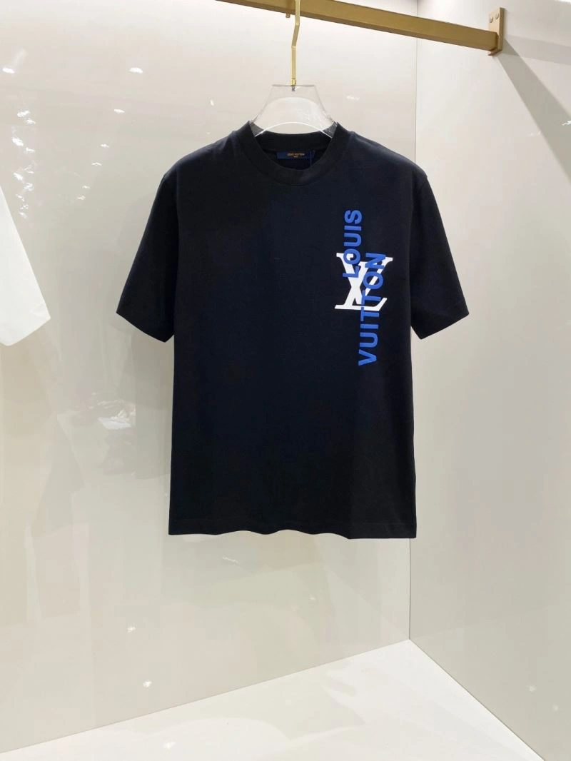 Louis Vuitton T-Shirts UrbanChic 134451