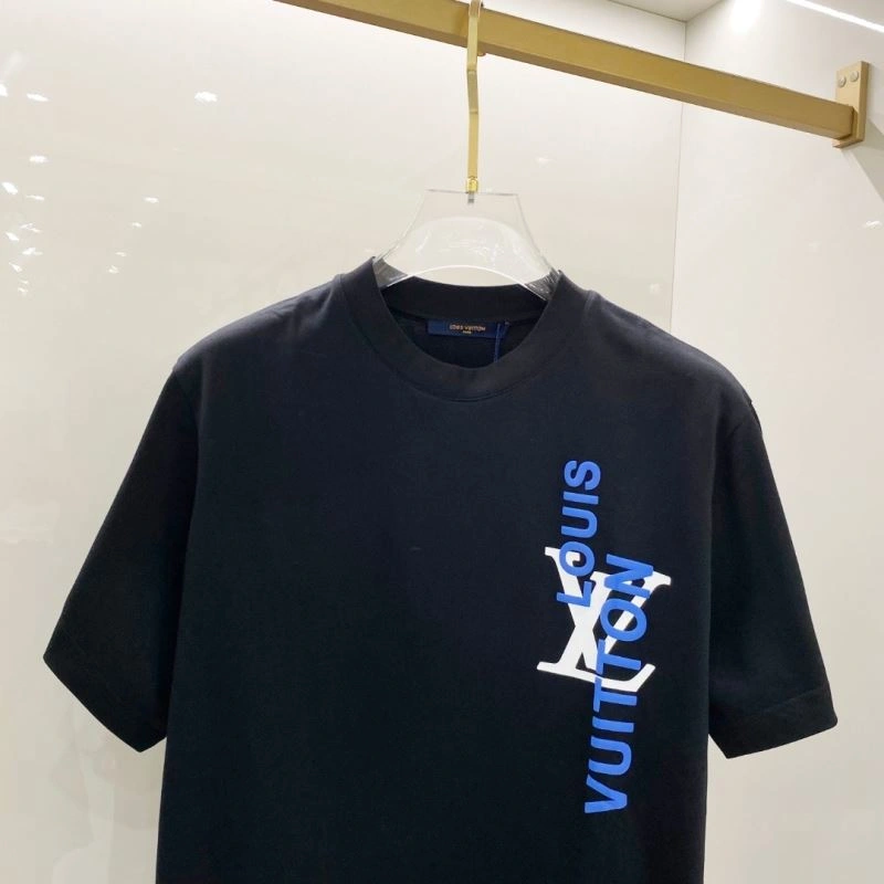 Louis Vuitton T-Shirts UrbanChic 134451