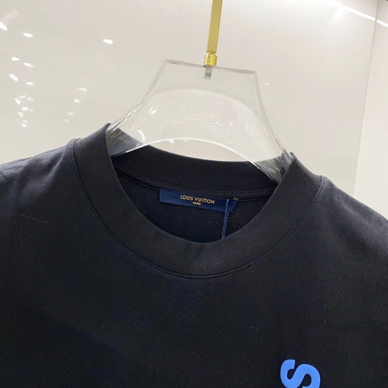 Louis Vuitton T-Shirts UrbanChic 134451