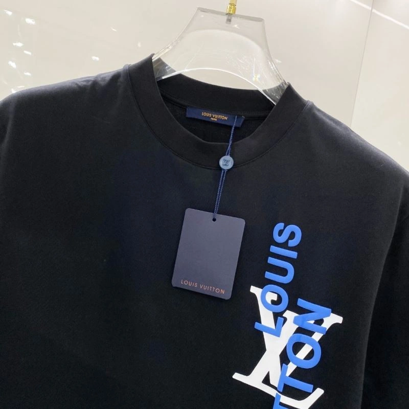 Louis Vuitton T-Shirts UrbanChic 134451