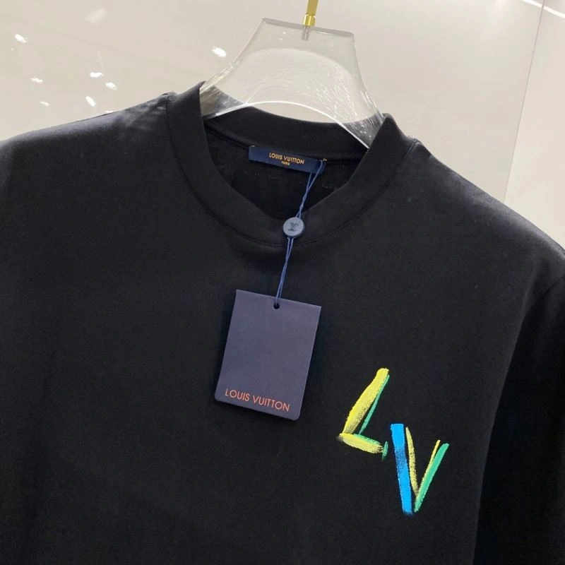Louis Vuitton T-Shirts Snug 134456