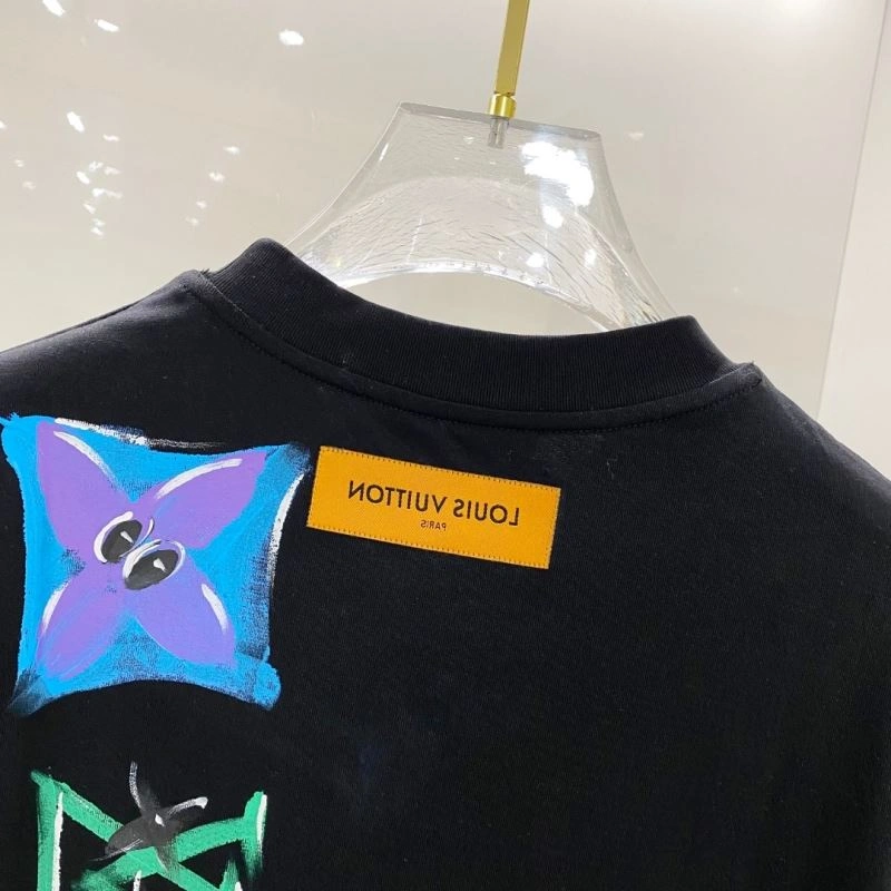 Louis Vuitton T-Shirts Snug 134456