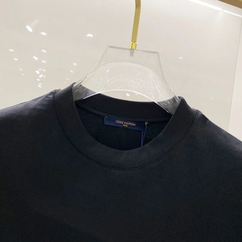 Louis Vuitton T-Shirts Snug 134456