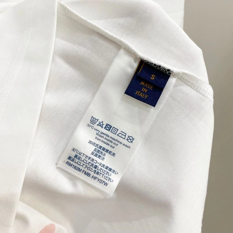 WaterResistant Louis Vuitton T-Shirts 134445
